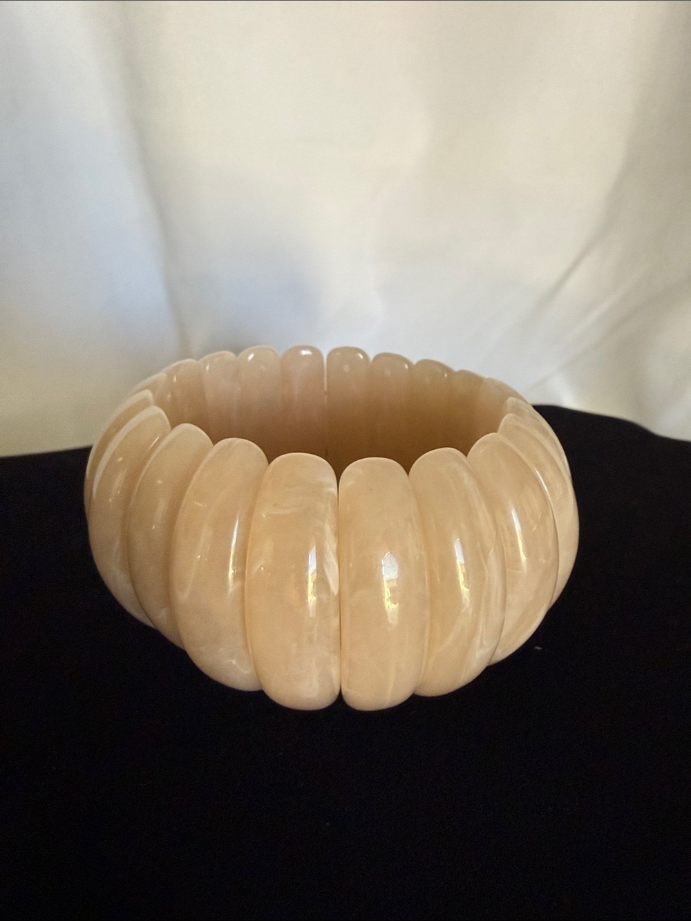 Vintage Style Cream Marbled Resin Ribbed Chunky Stretch Bangle Bracelet